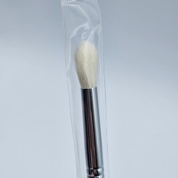 Morphe M441 Firm Blending Crease Eyeshadow Brush - Picture 5 of 5